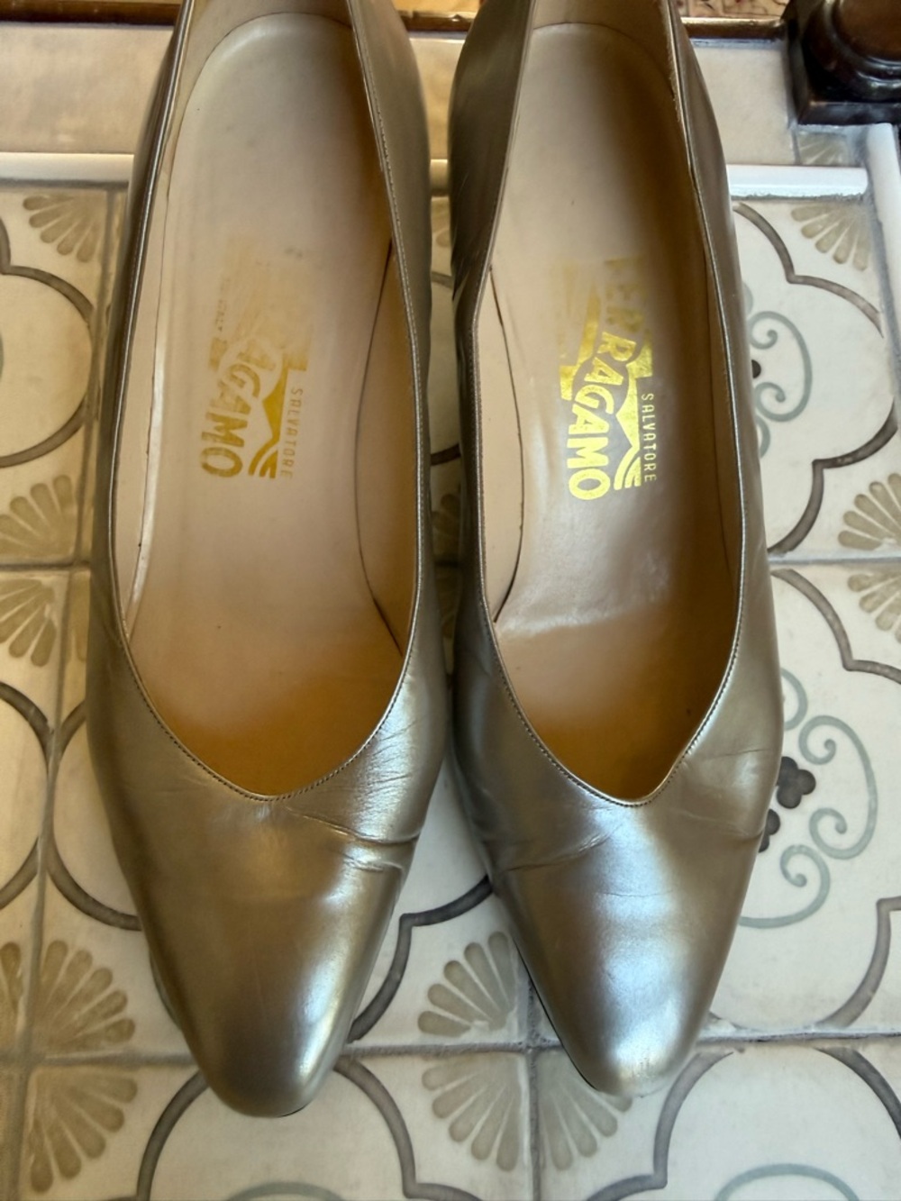 Vintage Salvatore Ferragamo Dale Metallic Taupe Leather Pointed-Toe Shoes - Picture 4 of 9